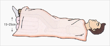 환자의 다리를 15~25cm 정도 올리고 담요나 옷을 덮어주어 체온손실을 막는다.