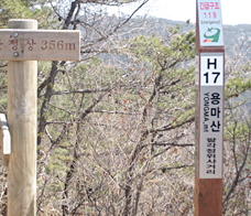 아차산 용마산팔각정 ~ 삼각점 정상 방향 중간